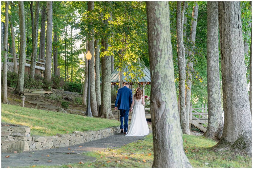 Anna and Paul fall lake wedding in Richmond va by Jessica Barrett Photography, a Virginia wedding photographer